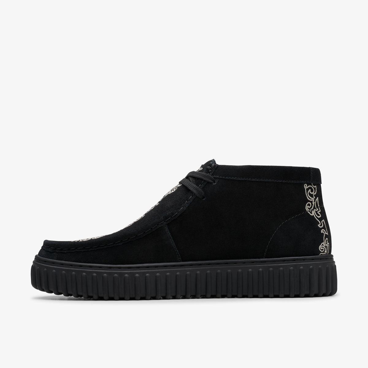 逆輸入 WOVEN TORNHILL PLEASURES X CLARKS - HOMETEAM – SUEDE BLACK 靴