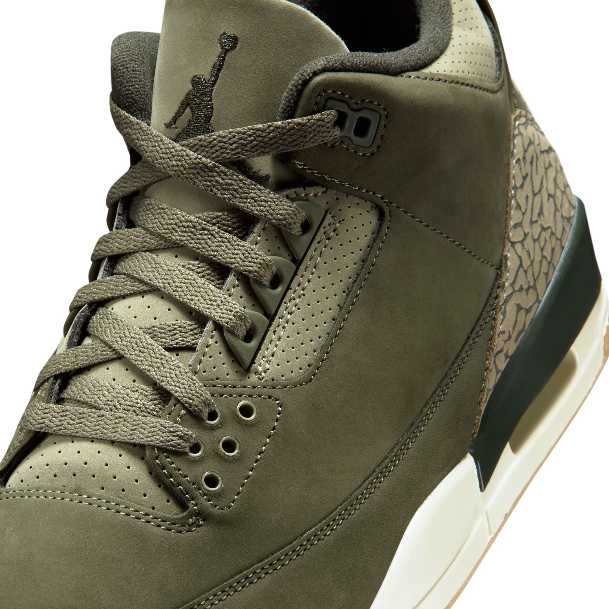 AIR JORDAN 3 RETRO - MEDIUM OLIVE - 10/25 LAUNCH