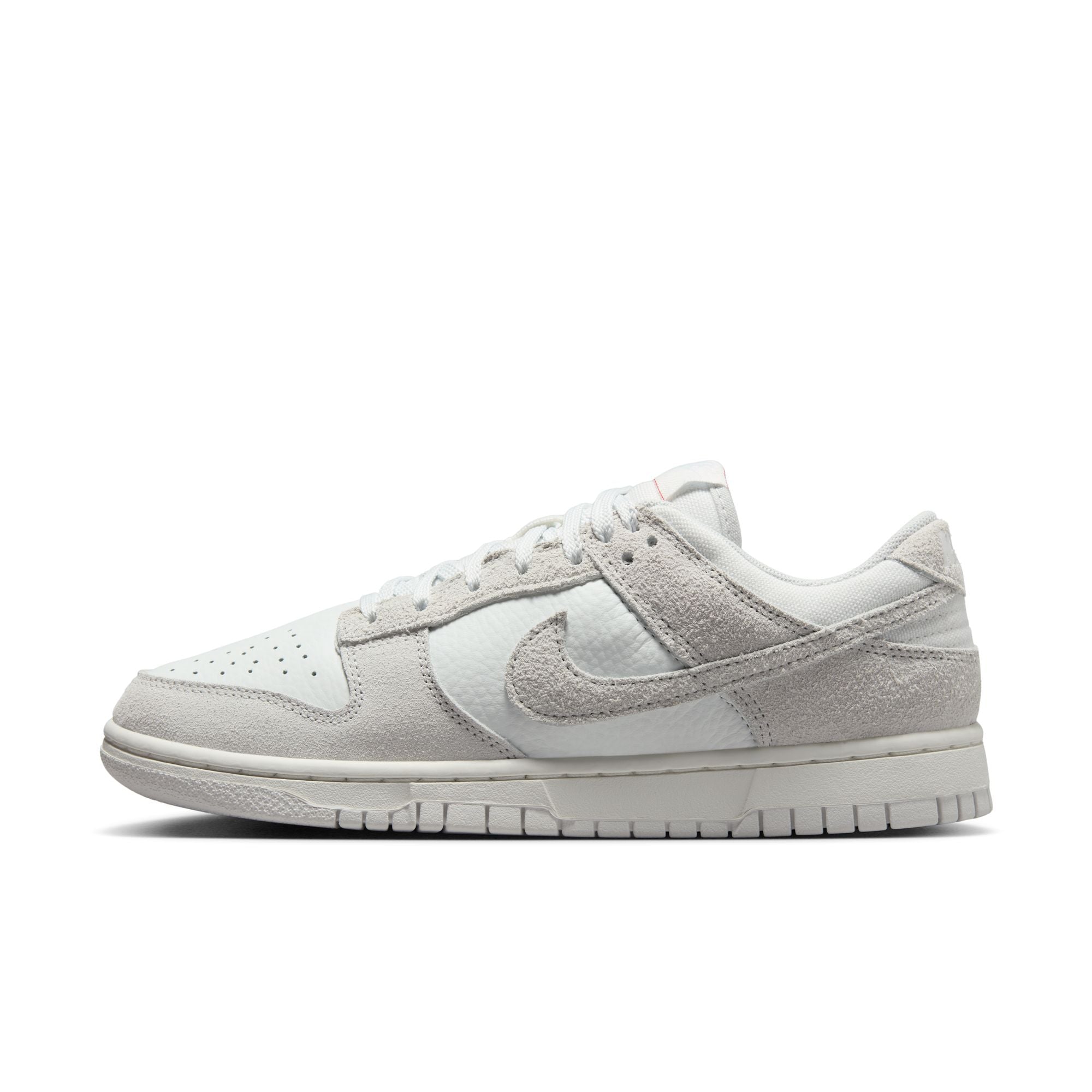 Nike Dunk Low ホワイト NIKE W DUNK LOW SE WHITE/MULTI-COLOR-BLACK（ナイキ