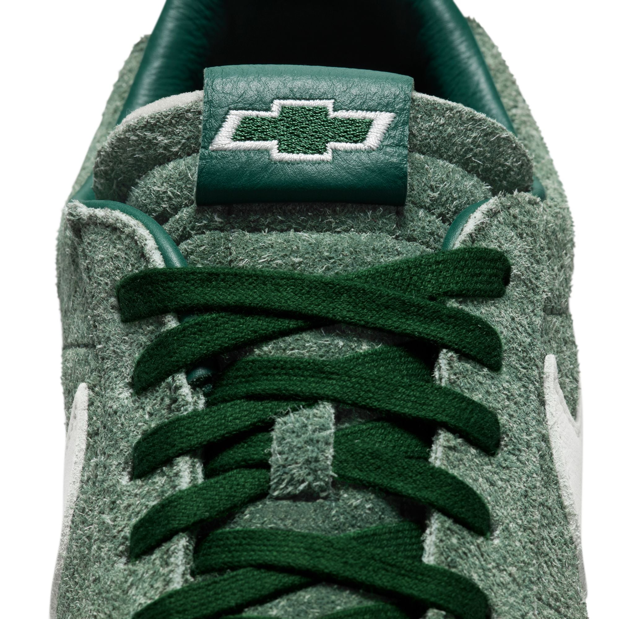 NIKE BLAZER LOW BOOK CHEVY QS