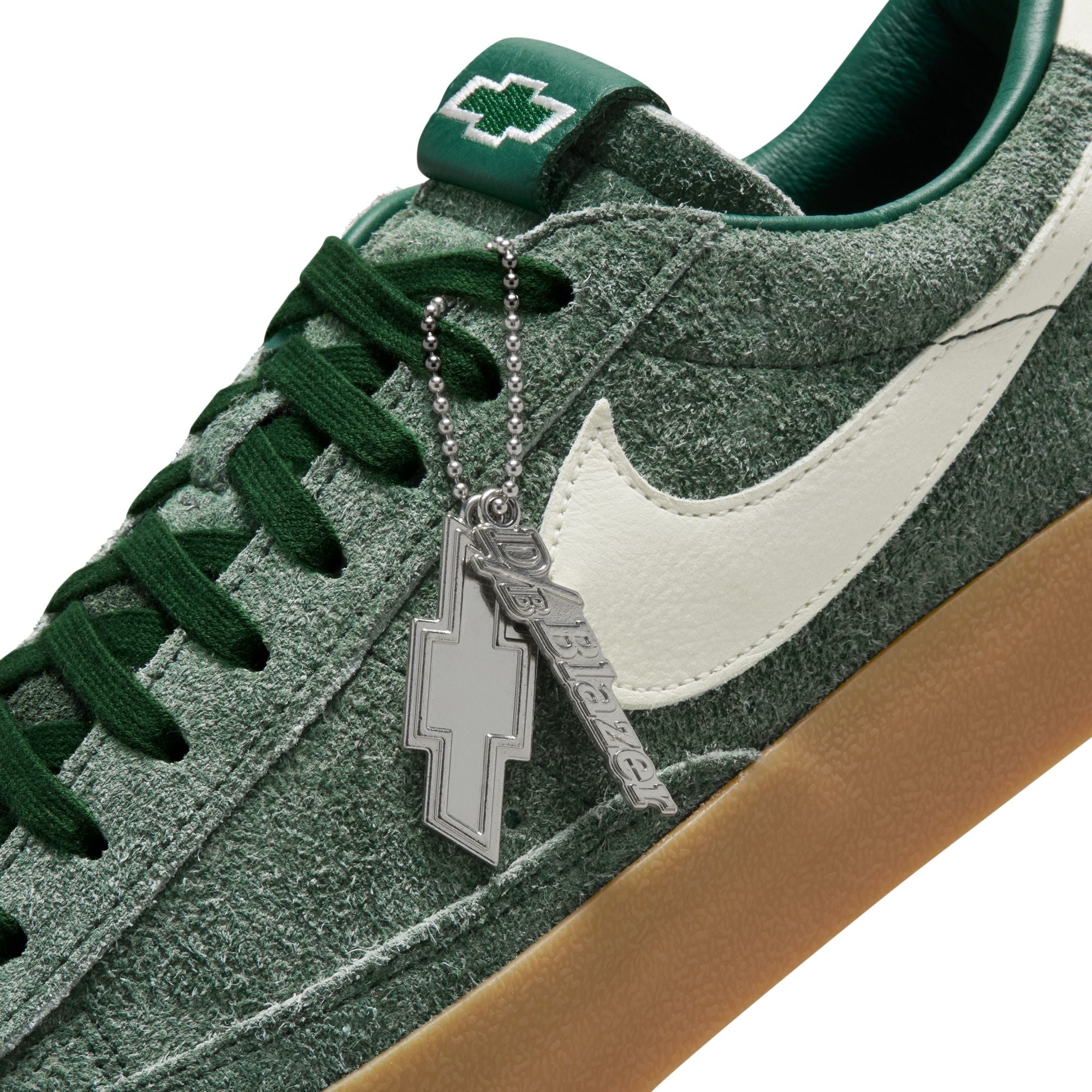 NIKE BLAZER LOW BOOK CHEVY QS