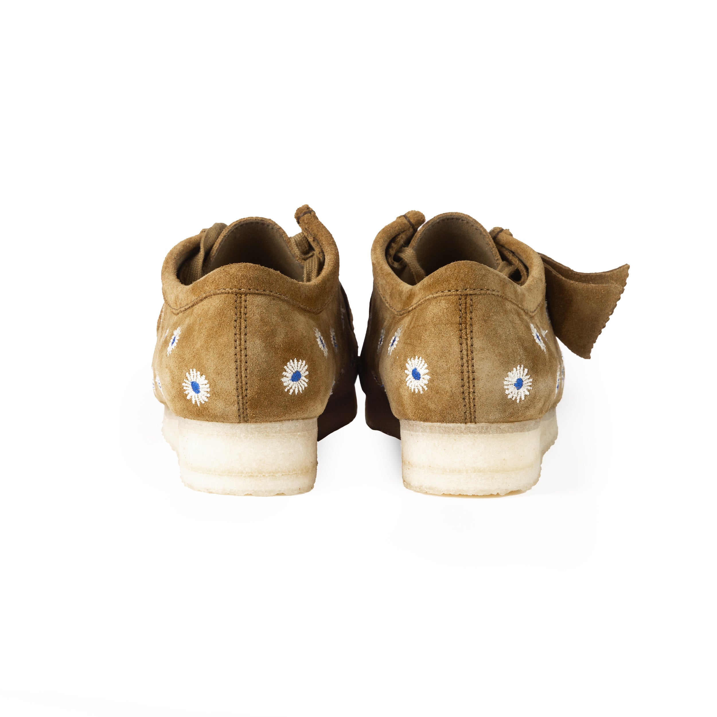 【新品・未使用】Clarks Wallabeeスウェード オリーブ25.0㎝ Clarks x URBAN RESEARCH Wallabee Exclusives Refine a British Icon