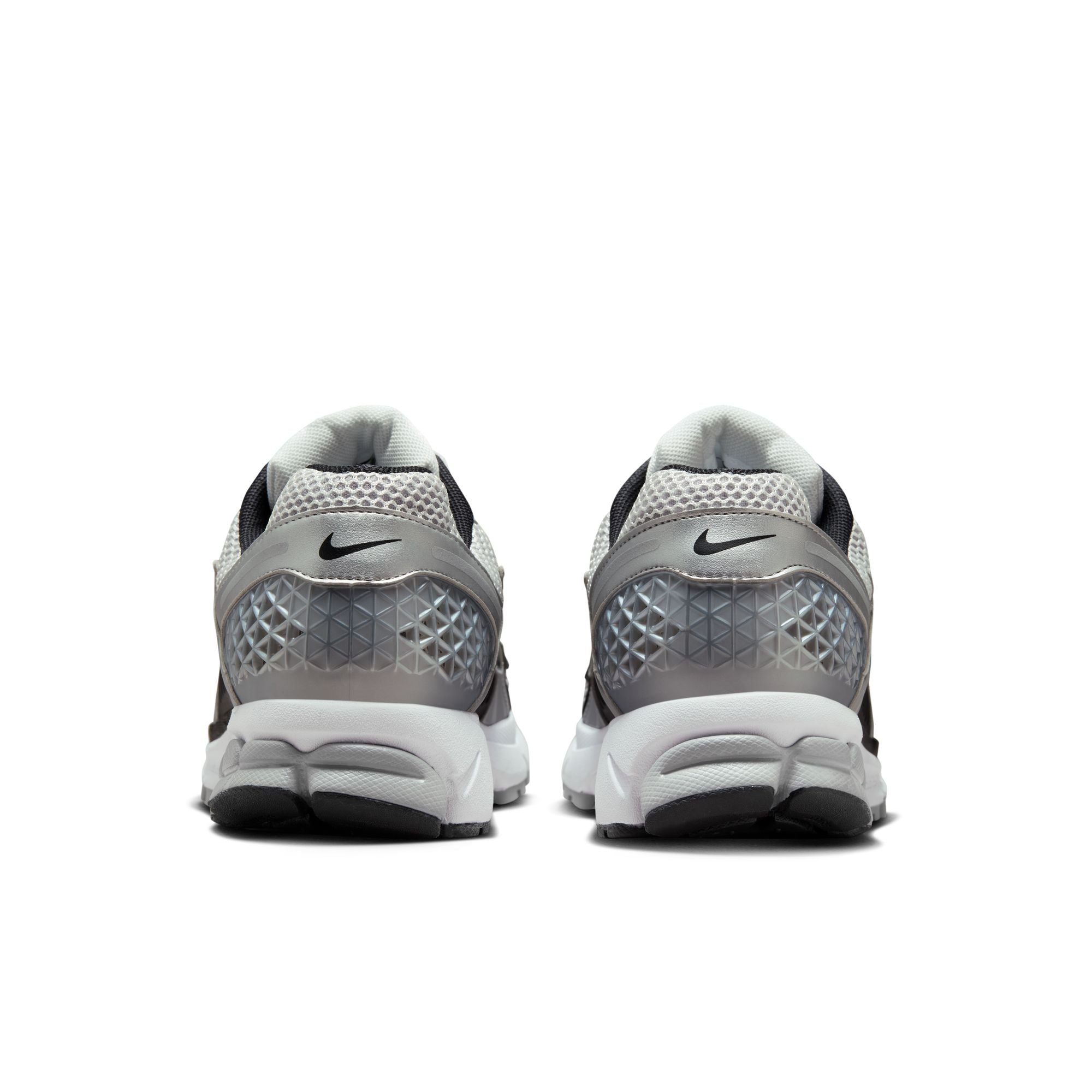 NIKE ZOOM  VOMERO 5 - METALLIC SILVER