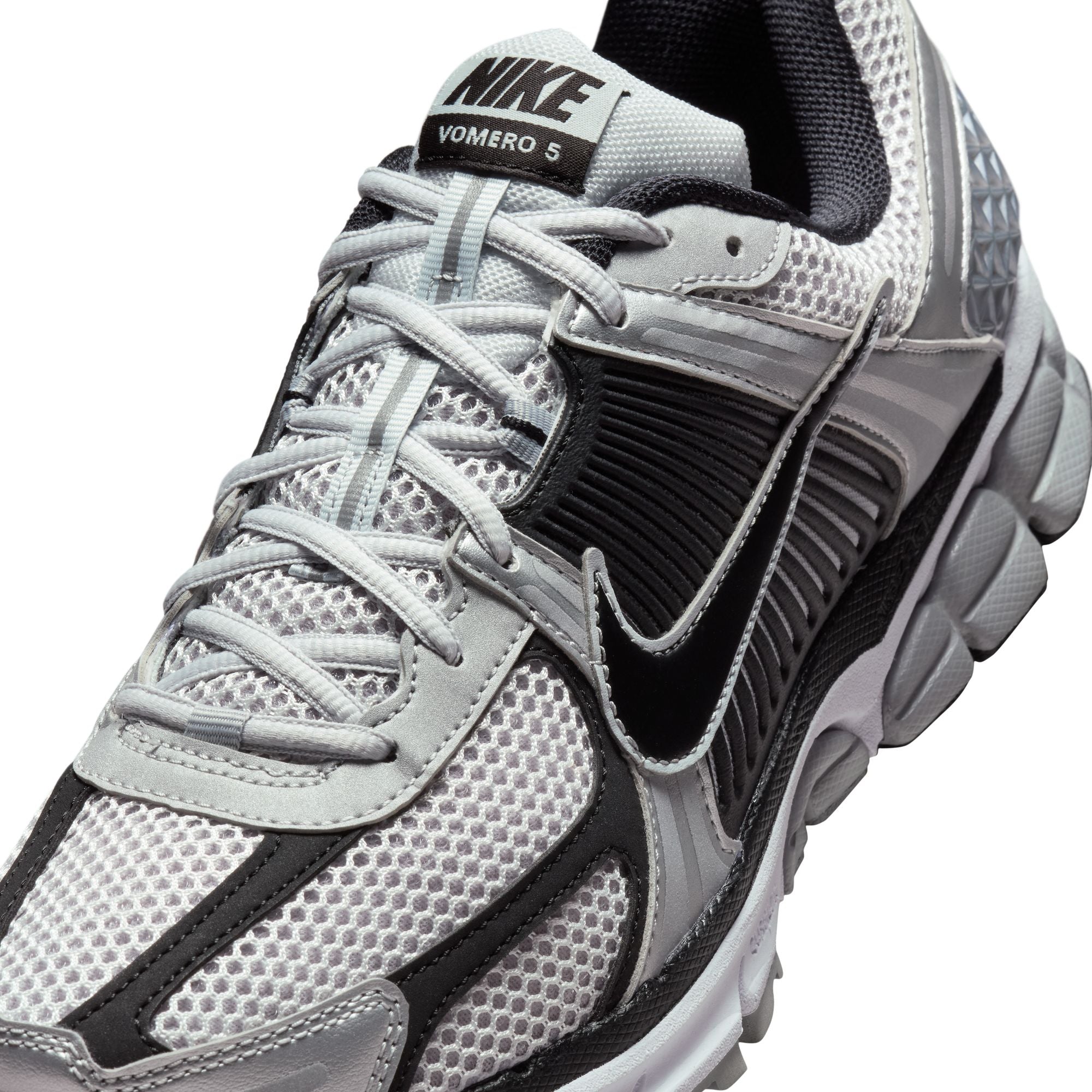 NIKE ZOOM  VOMERO 5 - METALLIC SILVER