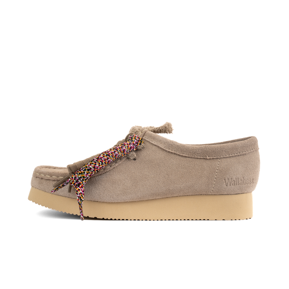 CLARKS WALLABEE - SAND SUEDE